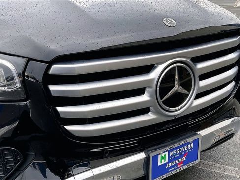 Used 2024 Mercedes-Benz GLS 450 4MATIC image 34