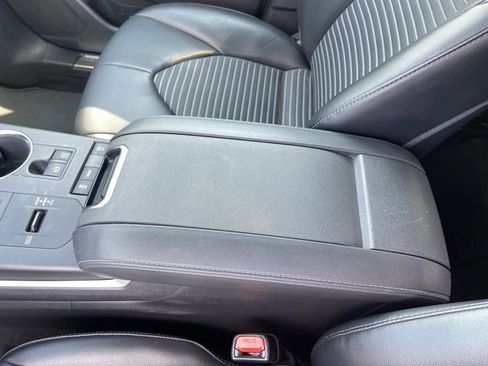 Used 2021 Toyota Highlander XSE FWD image 46