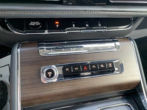 Used 2025 Lincoln Aviator Reserve w/ Luxury Package AWD/4WD image 17