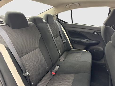Used 2021 Nissan Versa SV FWD image 41
