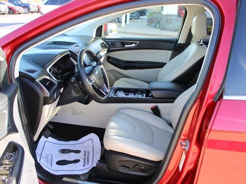Used 2020 Ford Edge Titanium w/ Equipment Group 301A AWD/4WD image 12