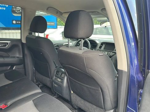 Used 2019 Nissan Pathfinder S AWD/4WD image 20