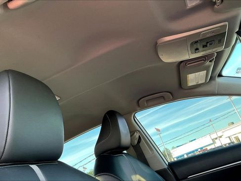 Used 2023 Toyota Camry SE image 17