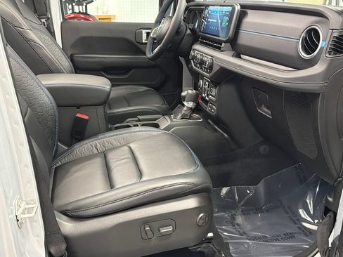 Used 2024 Jeep Wrangler High Altitude AWD/4WD image 12