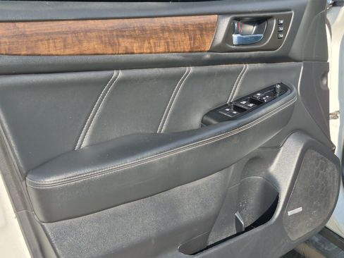Used 2018 Subaru Outback 2.5i Limited AWD/4WD image 14