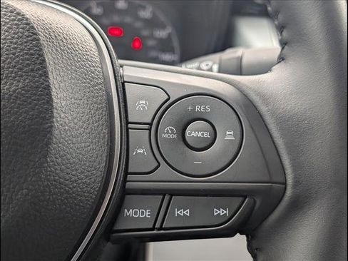 Used 2025 Toyota Corolla SE image 17