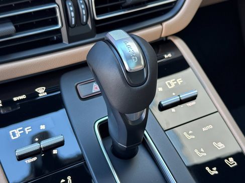 Certified 2026 Porsche Macan AWD/4WD image 26