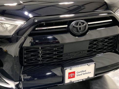 Certified 2024 Toyota 4Runner SR5 Premium w/ Moonroof Package AWD/4WD image 31