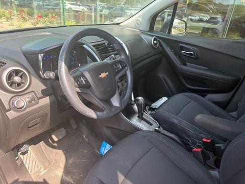 Used 2016 Chevrolet Trax LT AWD/4WD image 4