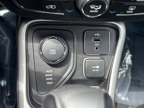 Used 2019 Jeep Compass Latitude w/ Popular Equipment Group AWD/4WD image 21