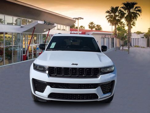 New 2026 Jeep Grand Cherokee Limited Reserve image 8