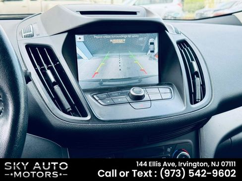 Used 2018 Ford Escape SEL w/ Ford Safe & Smart Package AWD/4WD image 19