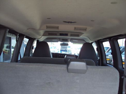 Used 2014 Chevrolet Express 1500 LT w/ LT Preferred Equipment Group AWD/4WD image 9