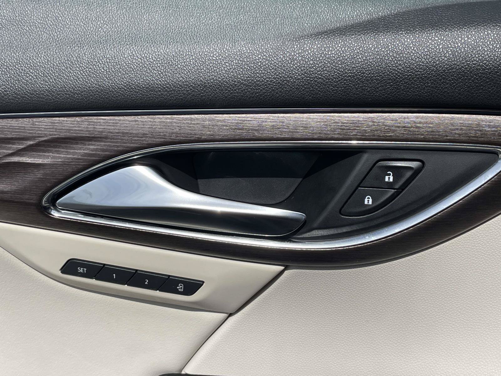 Certified 2023 Buick Envision Avenir AWD/4WD image 32