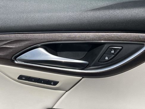 Certified 2023 Buick Envision Avenir AWD/4WD image 32