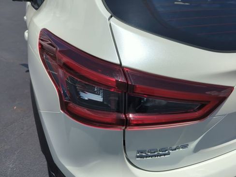 Certified 2021 Nissan Rogue Sport SL w/ Premium Package FWD image 18