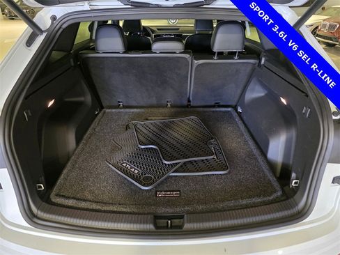 Used 2021 Volkswagen Atlas Cross Sport SEL R-Line image 17