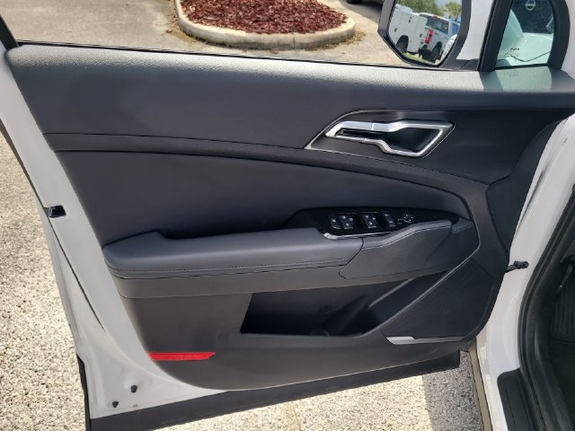 Used 2025 Kia Sportage EX w/ Premium Package FWD image 16
