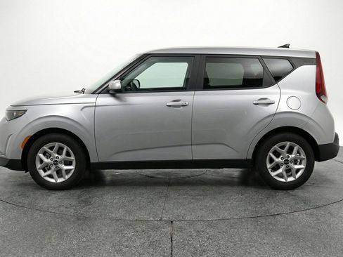 Used 2025 Kia Soul LX w/ LX Technology Package FWD image 5