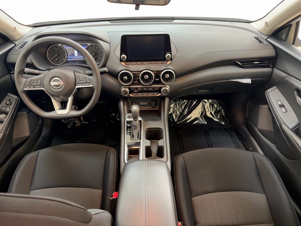 Used 2025 Nissan Sentra SV FWD image 17