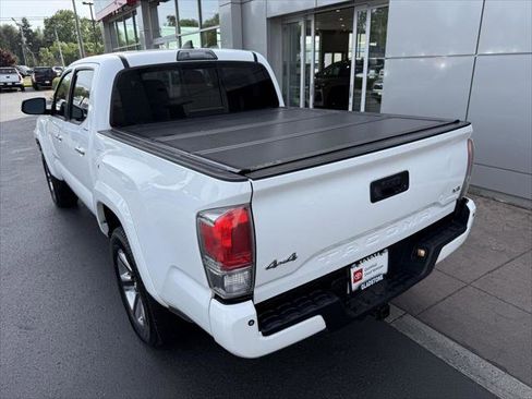 Certified 2019 Toyota Tacoma Limited AWD/4WD image 6
