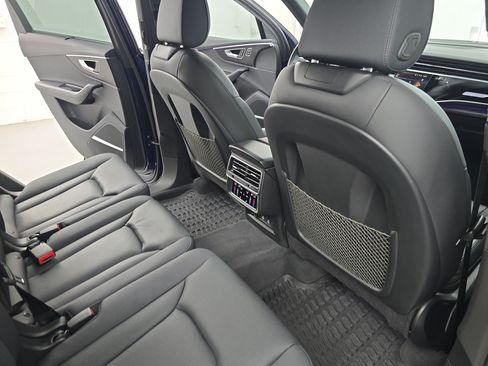 Used 2023 Audi Q7 2.0T Premium Plus w/ Premium Plus Package AWD/4WD image 11