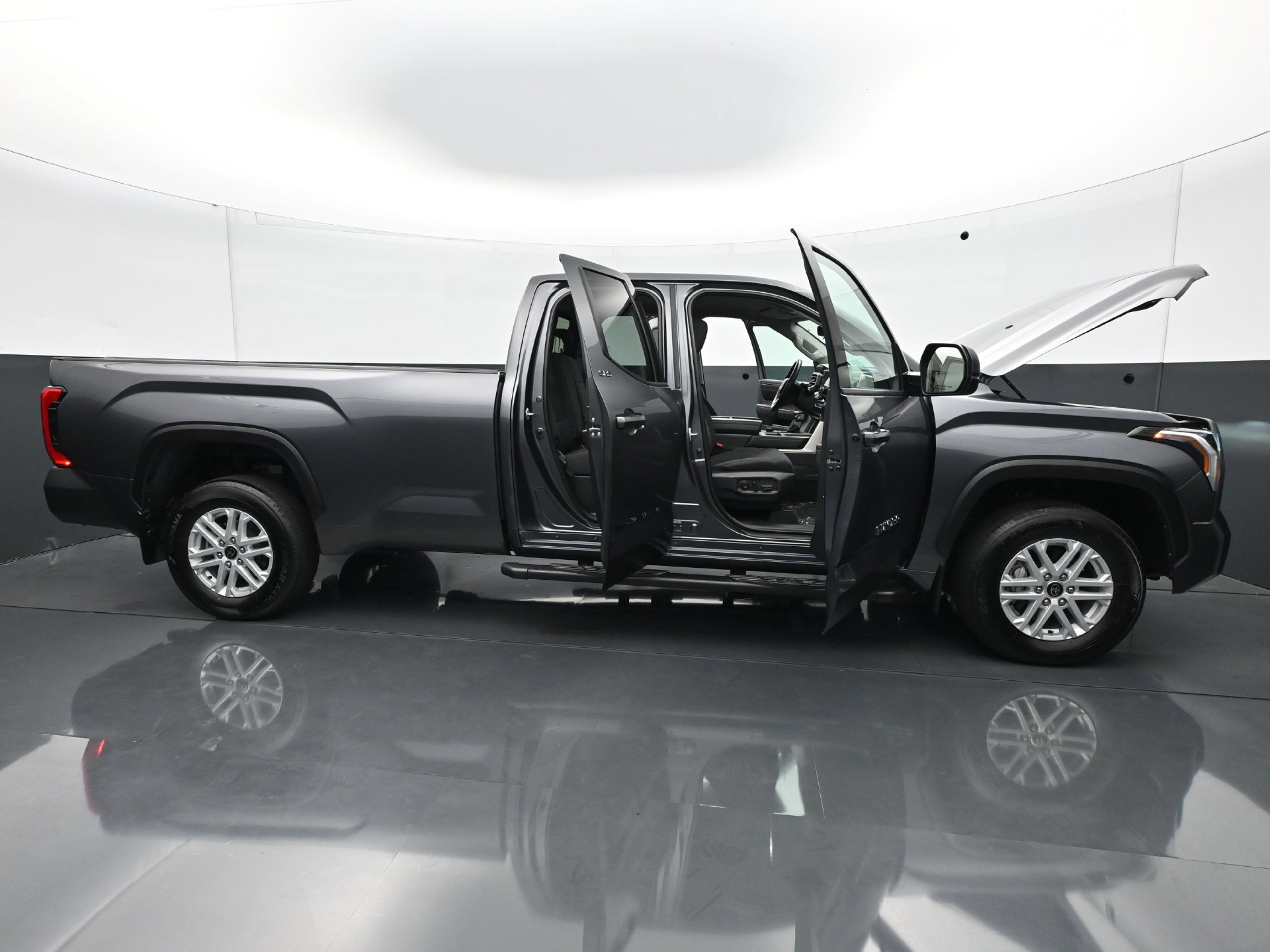 Used 2023 Toyota Tundra SR5 AWD/4WD image 33