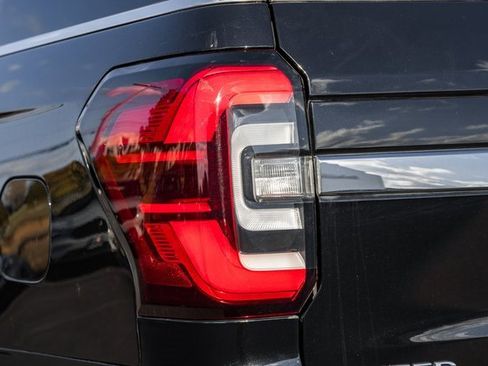 Used 2023 Ford Expedition Max Limited image 8