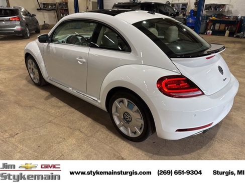 Used 2018 Volkswagen Beetle 2.0T SE image 6