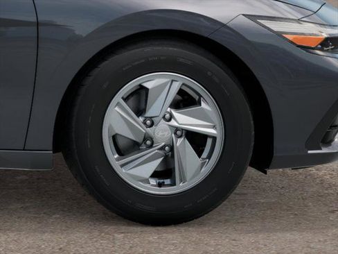 New 2026 Hyundai Elantra SE image 8
