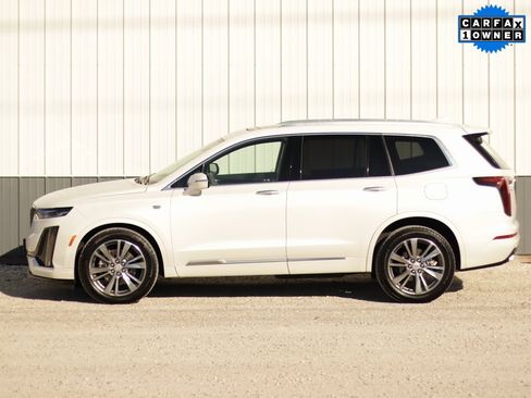 Used 2025 Cadillac XT6 Premium Luxury image 4