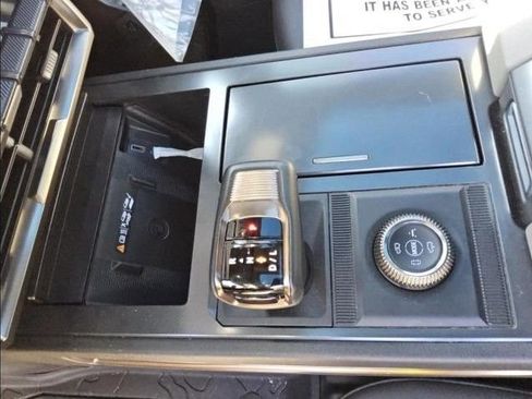 Used 2024 GMC Hummer EV 3X w/ LPO, Illumination Package AWD/4WD image 9