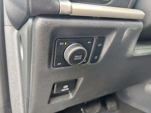 Certified 2025 Ford Expedition Active AWD/4WD image 11