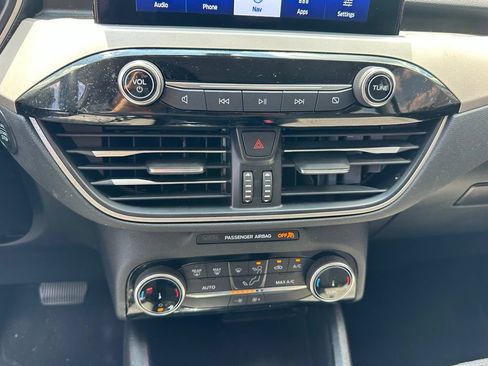 Used 2022 Ford Escape SE w/ Convenience Package FWD image 28
