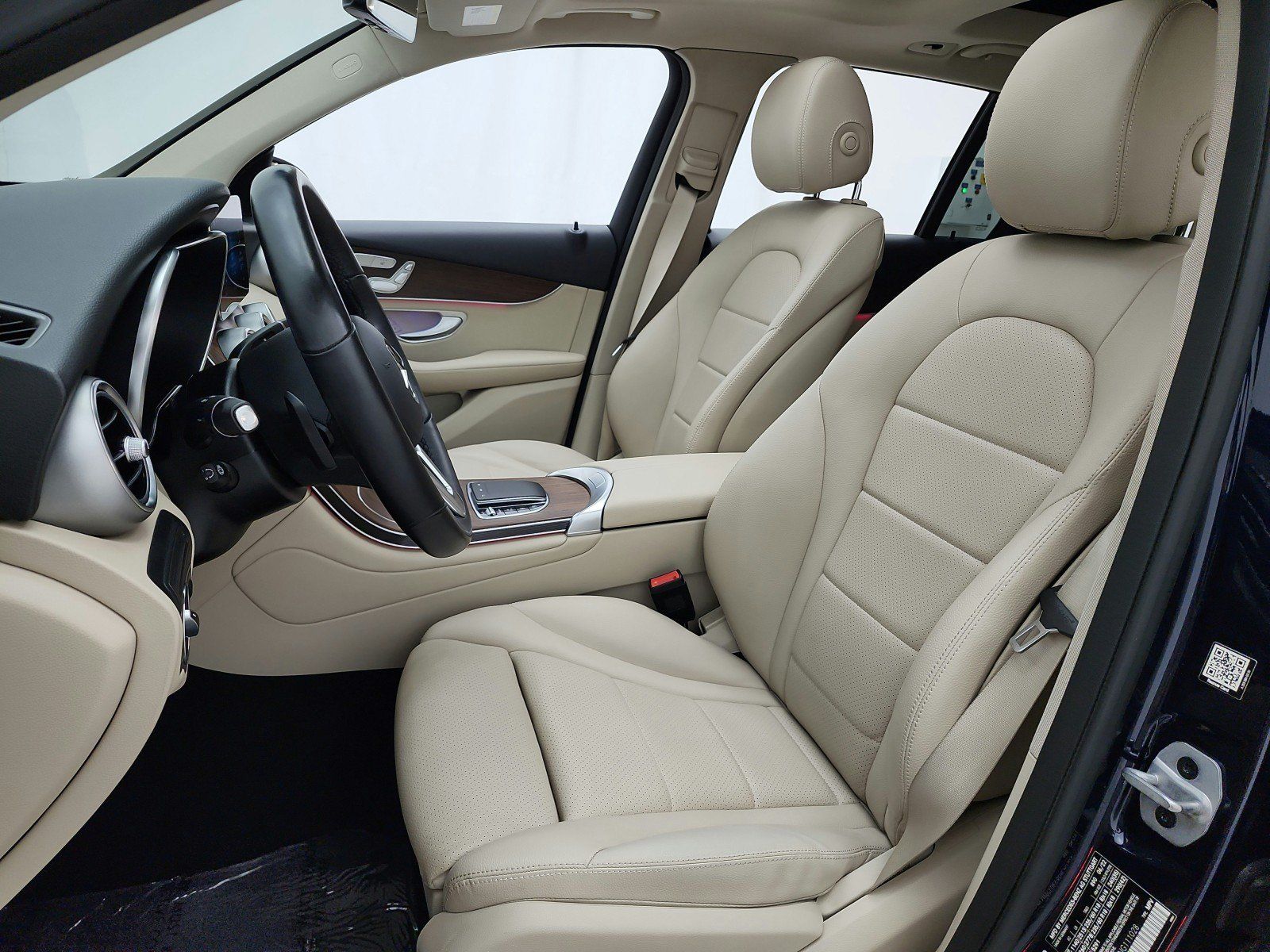 Certified 2022 Mercedes-Benz GLC 300 4MATIC w/ Premium Package Lite image 13