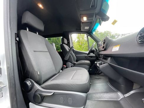 Used 2024 Mercedes-Benz Sprinter 2500 image 16