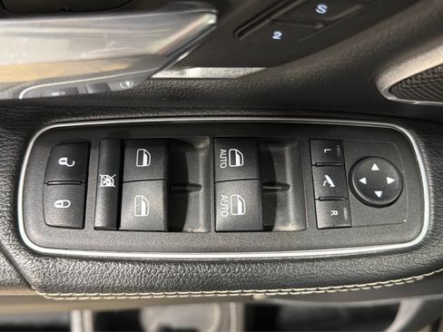 Used 2022 RAM 1500 Laramie w/ Night Edition AWD/4WD image 17