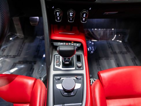 Used 2022 Audi R8 V10 w/ Premium Package RWD image 62