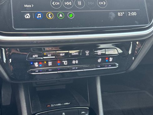 Used 2022 Chevrolet Bolt EUV Premier w/ Sun & Sound Package image 33