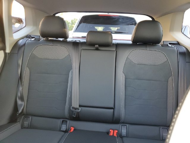 Certified 2026 Volkswagen Taos SE FWD image 11