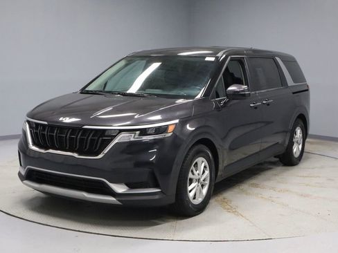 Used 2024 Kia Carnival LX image 5