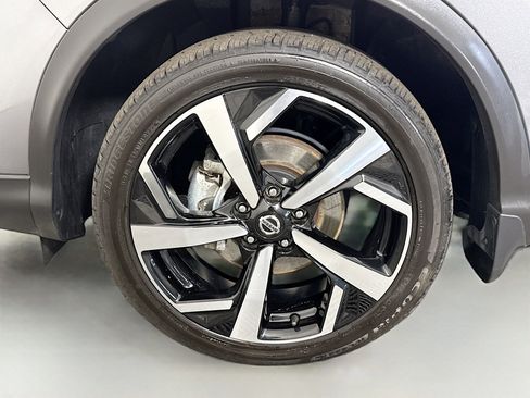 Used 2022 Nissan Rogue Sport SL AWD/4WD image 38
