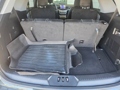 Used 2023 Ford Explorer XLT w/ Equipment Group 202A AWD/4WD image 21