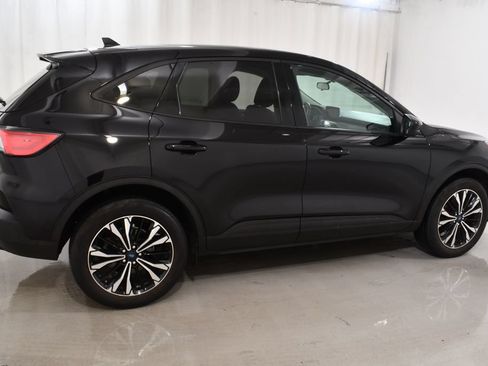 Used 2022 Ford Escape SE w/ SE Sport Appearance Package AWD/4WD image 11