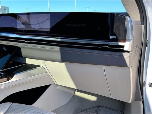 Used 2026 Cadillac Escalade Platinum Sport w/ LPO, ONYX Package image 21