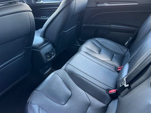 Used 2019 Ford Fusion Titanium AWD/4WD image 9