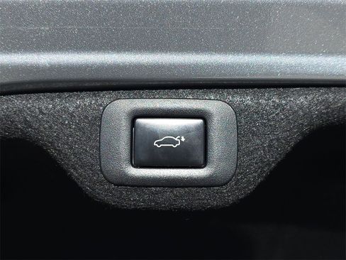 Used 2022 Lexus ES 300h Ultra Luxury image 17