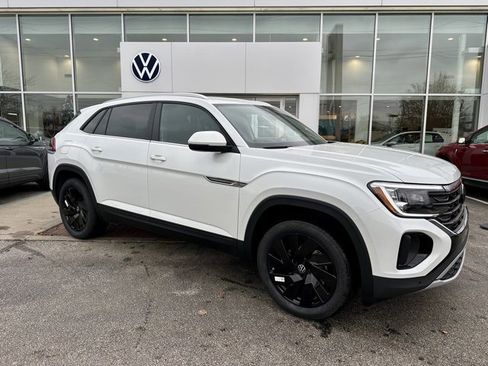 New 2026 Volkswagen Atlas Cross Sport SE image 1