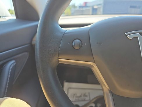 Used 2020 Tesla Model 3 Standard Range Plus RWD image 18