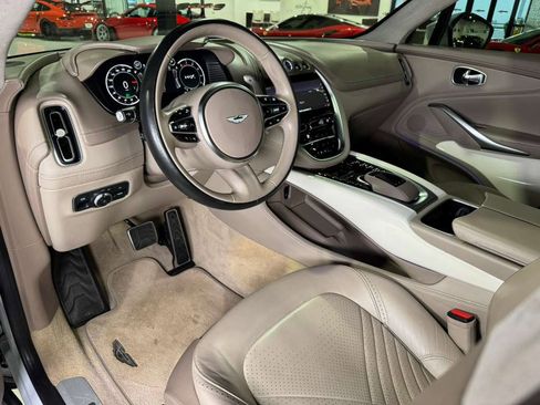 Used 2021 Aston Martin DBX image 9